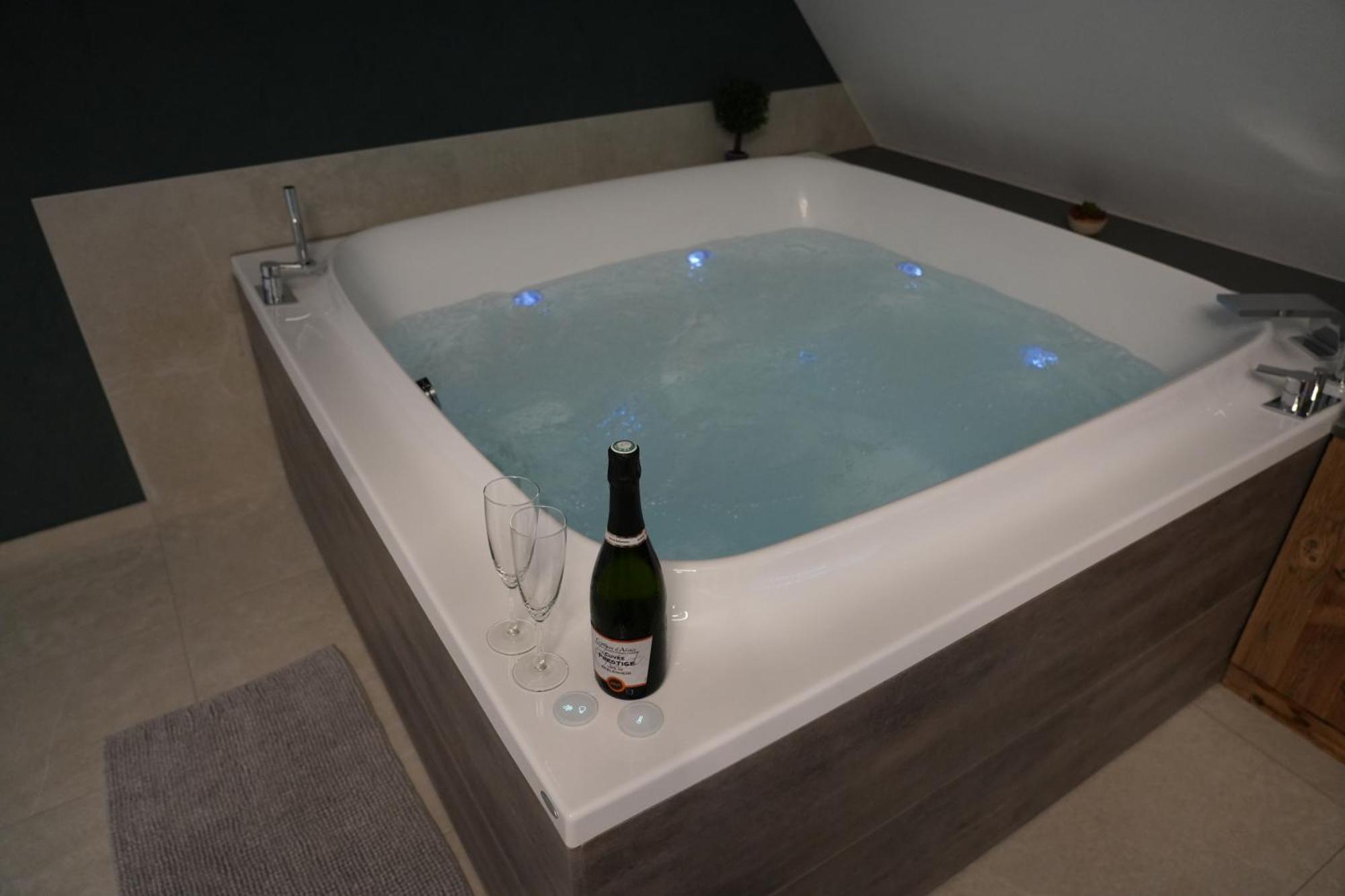 Gite Spa L'Atelier Emile - Spa Privatif - 5 Min Colmar Sainte-Croix-en-Plaine Cameră foto